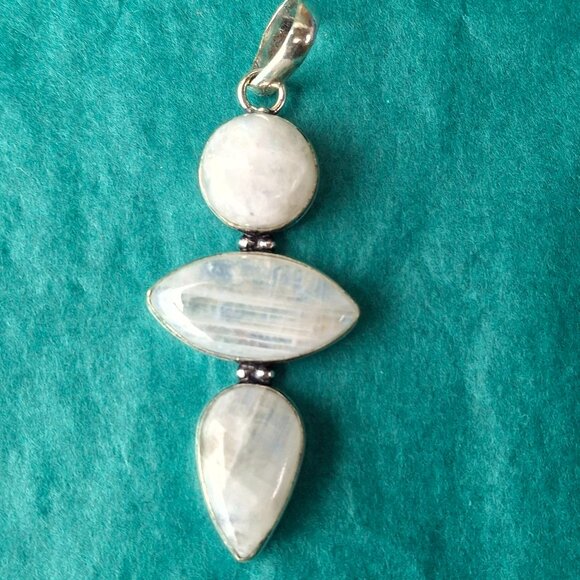 2/35$  NWOT  moonstone pendant 925 silver blue irridescence - Picture 4 of 10